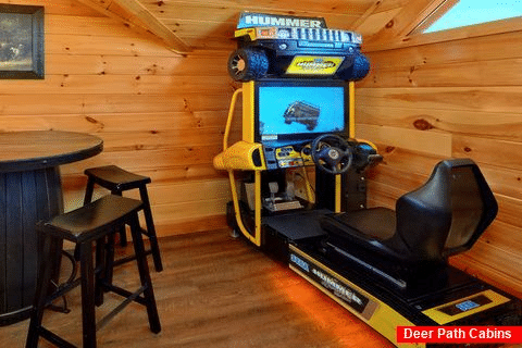 Luxury Cabin with Race Car Driving Arcade Game - Elk Ridge Lodge