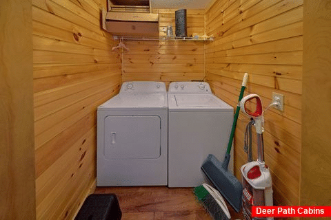 3 Bedroom Cabin Full Size Washer and Dryer - Simply Incredible