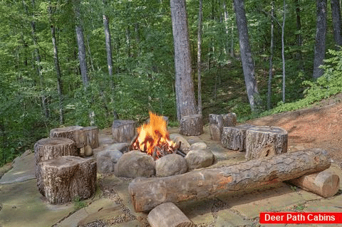 Outdoor Fire Pit 3 Bedroom Cabin - Simply Incredible