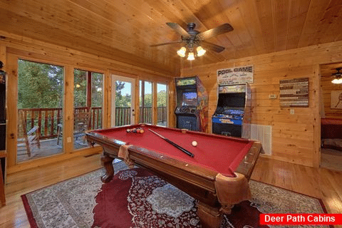4 Bedroom Cabin with Pool Table and Game Room - Knockin On Heaven's Door