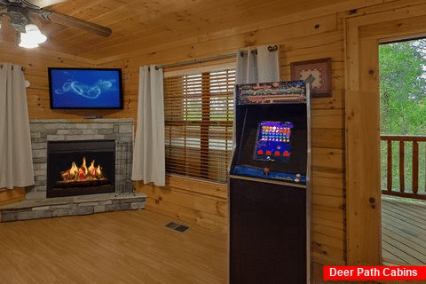 Cabin with Game Room, Arcades and Pool Table - Knockin On Heaven's Door