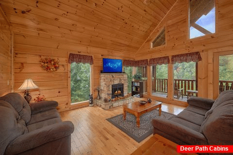 2 Bedroom Cabin with a Fireplace and WIFI - Radiant Ridge
