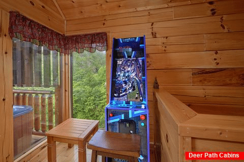 2 bedroom cabin with Pinball Arcade Game - Radiant Ridge