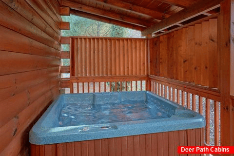 Cabin with Private Hot tub and Fire pit area - April's Diamond
