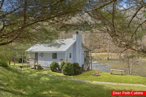 Featured Property Photo - River Cabin