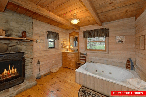 1 Bedroom Cabin with Wood Fireplace and Jacuzzi - River Cabin