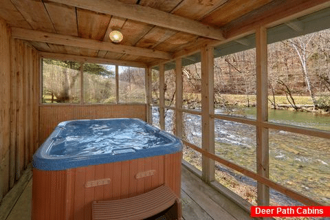 1 Bedroom Cabin with Hot Tub - River Cabin