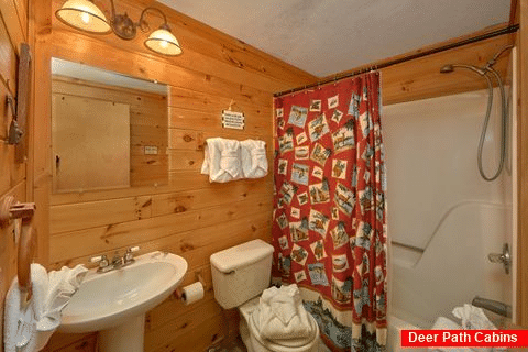 2 Bedroom Cabin with Main Level Bathroom - River House