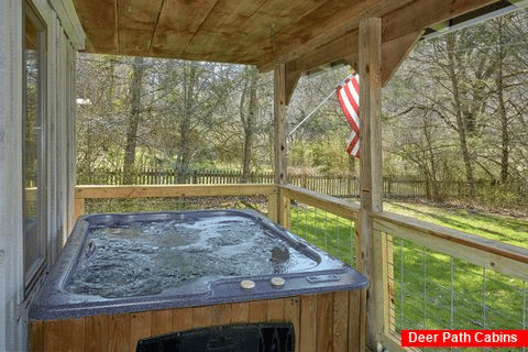 2 Bedroom Cabin with Hot Tub and View of River - River House