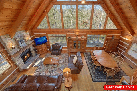 5 Bedroom Cabin with Wood Burning Fireplace. - Hearts Desire
