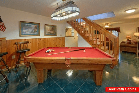 Affordable 5 Bedroom Cabin with Pool Table - Hearts Desire