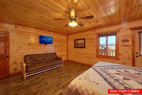 Group size cabin with King Beds and sleeper sofa - Dream Maker Lodge