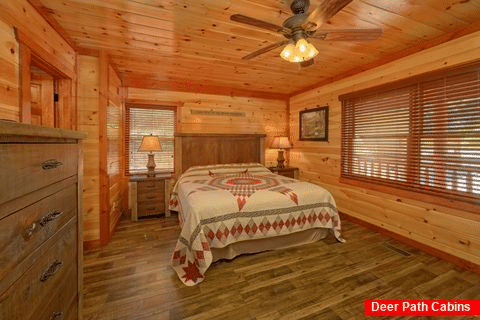12 Bedroom Cabin with Bus Parking - Dream Maker Lodge