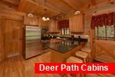 Spacious wears valley cabin with full kitchen