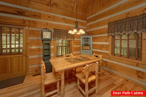 1 Bedroom Cabin with dining room and fireplace - Turtle Dovin'