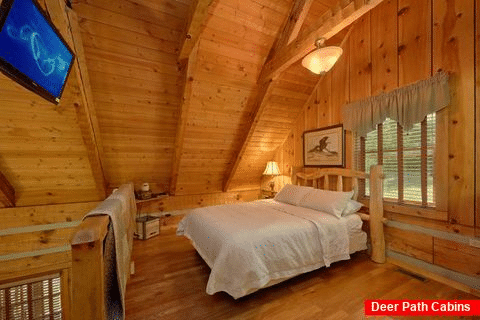 Wears Valley Cabin with queen bedroom in loft - Turtle Dovin'