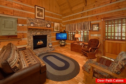 Rustic 1 Bedroom Cabin with a fireplace - Cuddle Creek Cabin