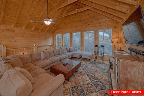 5 Bedroom cabin with a home theater in the den - Amazing Views to Remember