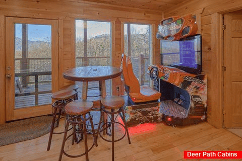 Cabin with Race Car Driving Game and Game Room - Amazing Views to Remember