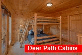 5 Bedroom cabin with Queen bunk beds for 4