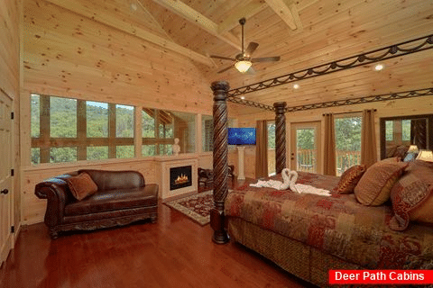 Luxury 2 Bedroom Cabin Master Suite - Scenic Mountain Pool