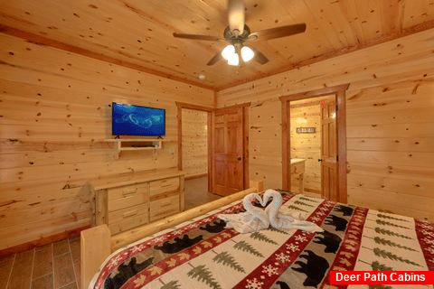 8 Bedroom Cabin with a TV in every room - Marco Polo
