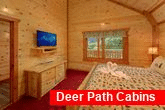 8 Bedroom Cabin with Flat-Screen TVs