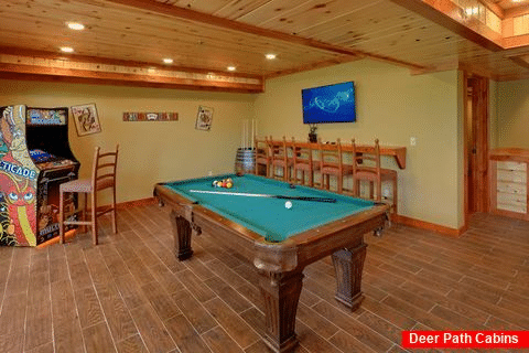 8 Bedroom Cabin with a Billiards Table - Marco Polo