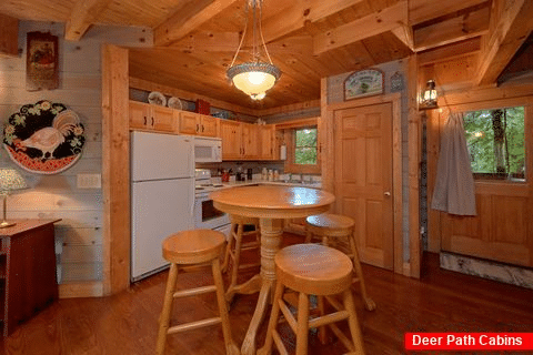 Pigeon Forge Cabin with Dining Table seats 4 - Merry Weather