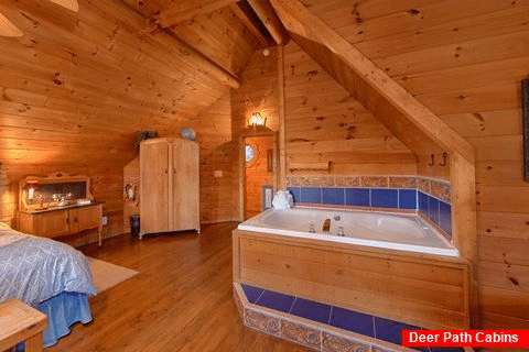 1 Bedroom Cabin with King Bed and Jacuzzi - Merry Weather