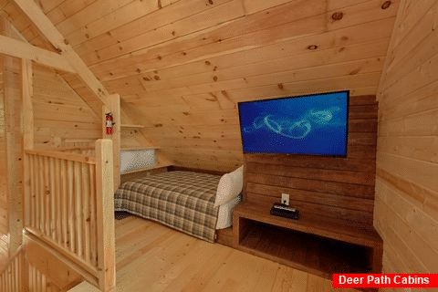 1 bedroom cabin for 6 with loft bedroom - Out On A Limb