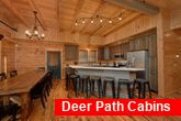 7 Bedroom Cabin with Large Kitchen and Bar
