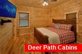 Luxurious 7 bedroom cabin with 2 King Suites