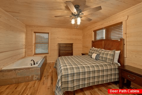 7 Bedroom cabin with Queen bedroom and Jacuzzi - Poolside Lodge