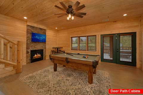 7 Bedroom cabin with Game room and pool table - Poolside Lodge