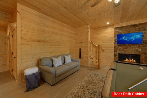 Cabin with Game Room, Billiards and Pool on deck - Poolside Lodge