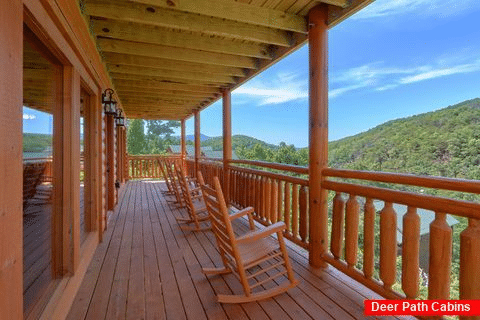 8 Bedroom Cabin with Rocking Chairs on the Decks - Marco Polo