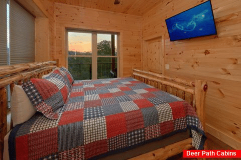8 Bedroom Pool Cabin with TVs in every room - Mountain View Pool Lodge