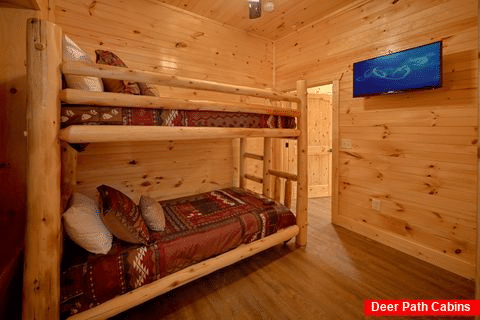 8 Bedroom Cabin with Bunk Beds - Mountain View Pool Lodge