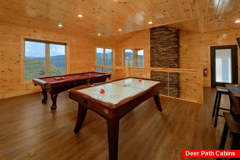 8 Bedroom Pool Cabin with a Billards Table - Mountain View Pool Lodge