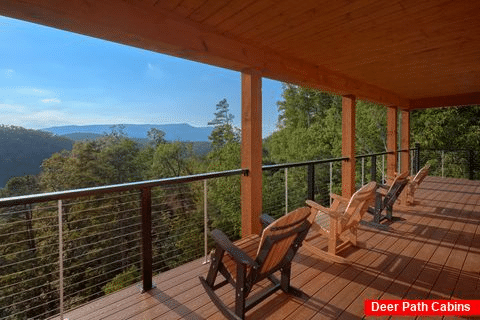 8 Bedroom Cabin with Gorgeous Mountain Views - Mountain View Pool Lodge