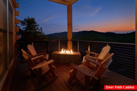 8 Bedroom Pool Cabin with an Outdoor Fireplace - Mountain View Pool Lodge