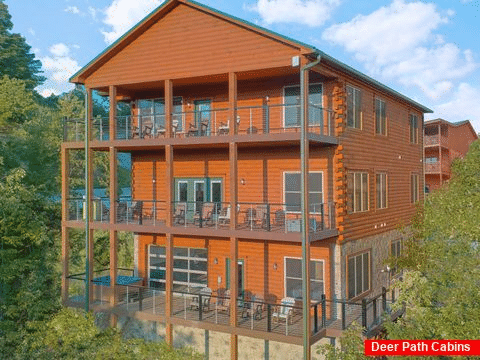 8 Bedroom Pool Cabin in the Smoky Mountains - Mountain View Pool Lodge