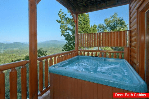Luxury 3 Bedroom Cabin with Hot Tub and View - Blue Sky