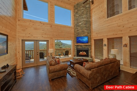 Premium cabin rental with Stone Fireplace - Endless Sunsets