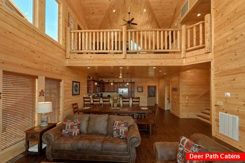 Luxurious 5 bedroom cabin with Large Living room - Endless Sunsets