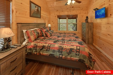 3 bedroom luxury cabin with 3 Jacuzzi Tubs - A River Retreat