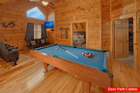 4 Bedroom Cabin with Pool Table and Large TV - Majestic View