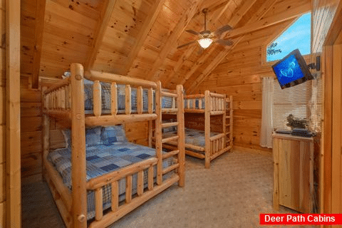 Queen Bunk Beds with Arcade and Full Bathroom - Majestic View