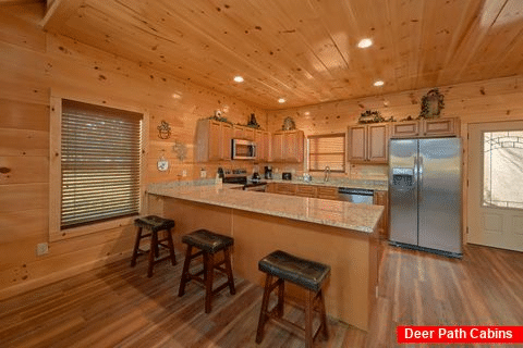 Cabin on the River with spacious full kitchen - Rushing Waters